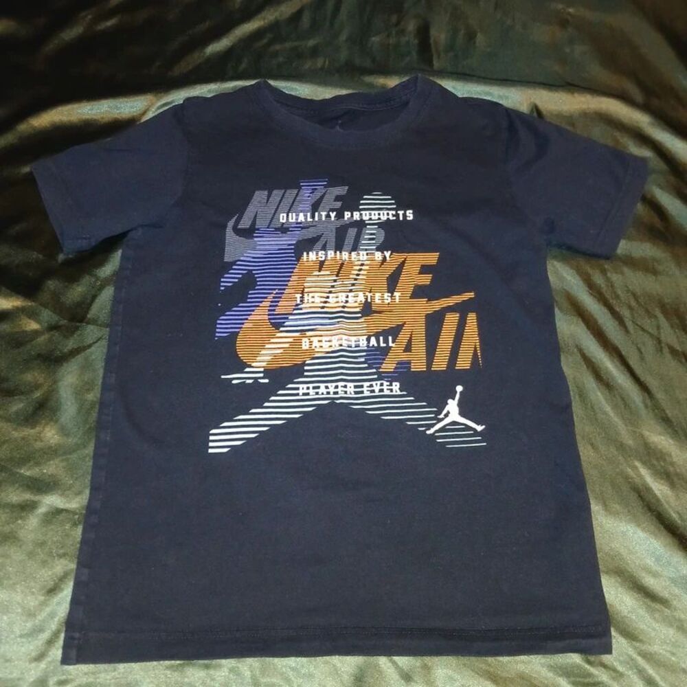 Nike Air Jordan Boys "Stay Tuned" Graphic T-Shirt - Size Large (14-16)